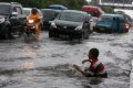 Genangan Air Mengakibatkan Macet