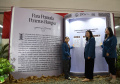 Giant Book Photo booth di Perpustakaan PCU Surabaya