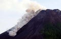 Gunung Merapi Muntahkan Material Vulkanik dan Awan Panas