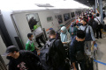 h-3-lebaran-18600-penumpang-berangkat-dari-stasiun-pasar-senen_20220429_204405.jpg