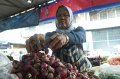 Harga Bawang Merah Turun ke Rp 68.100 per Kg