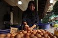 harga-telur-pecah-rekor-tembus-rp-33000-per-kg_20240312_232638.jpg
