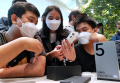 hari-pertama-penjualan-oppo-find-x5-pro-5g-di-bandung_20220612_204158.jpg