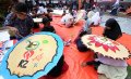 Hiasi Payung Geulis Dengan Motif Batik