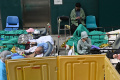 hong-kong-hadapi-gelombang-covid-19-terburuk_20220221_205303.jpg