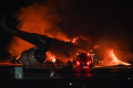 horor-pesawat-terbakar-di-bandara-haneda-tokyo_20240103_070018.jpg