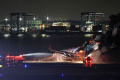 horor-pesawat-terbakar-di-bandara-haneda-tokyo_20240103_070900.jpg