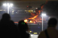 horor-pesawat-terbakar-di-bandara-haneda-tokyo_20240103_071206.jpg