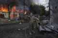 horor-rudal-rusia-hantam-pasar-kostyantynivka-16-orang-tewas_20230909_172235.jpg