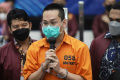 indra-kenz-dihadirkan-saat-rilis-penipuan-investasi_20220325_200332.jpg