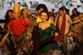 indy-barends-dan-indra-bekti-tampil-gila-dalam-fashion-show-anne-avantie_20200310_030457.jpg