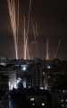 inilah-roket-hamas-yang-menghantam-sejumlah-kota-di-israel_20231008_135543.jpg