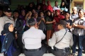 Isak Tangis dan Histeris Warnai Konstruksi Pembunuhan Sekeluarga