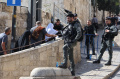 Israel Melarang Warga Shalat Jumat di Masjid Al-Aqsa
