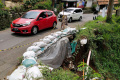 jalan-baru-rende-kabupaten-bandung-barat-longsor_20231213_140723.jpg