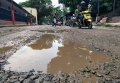 Jalan Radio Palasari Kabupaten Bandung Rusak Parah Jalan Radio Palasari Kabupaten Bandung Rusak Parah
