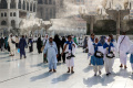 Jamaah Haji Seluruh Dunia Padati Masjidil Haram