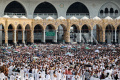 Jamaah Haji Seluruh Dunia Padati Masjidil Haram
