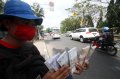 Jasa Penukar Uang Reeceh di Pinggi Jalan