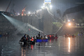 Jembatan Gantung di India Roboh Tewaskan 132 Orang