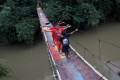 Jembatan Gantung di Pinggiran Ibukota