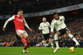 Kalahkan MU 3-2, Arsenal Kokoh di Puncak Klasemen Liga Inggris