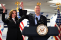 kamala-harris-hadapi-donald-trump-di-pilpres-as-2024_20240723_093753.jpg