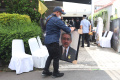 karangan-bunga-duka-cita-di-rumah-duka-achmad-hermanto-dardak_20220820_200431.jpg