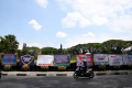 Karangan Bunga untuk Wahyu Kenzo di Tugu Balai Kota Malang