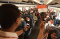 kcic-kibarkan-bendera-merah-putih-di-atas-rangkaian-kereta-cepat_20240817_200753.jpg