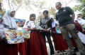 kegiatan-literasi-melalui-maybank-global-cr-day-2024_20240908_165446.jpg