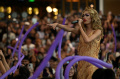 Kehebohan Fans Menonton Tiruan Taylor Swift di Manila