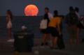 keindahan-blue-moon-di-berbagai-negara_20230831_213216.jpg