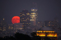 keindahan-blue-moon-di-berbagai-negara_20230831_213308.jpg