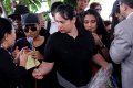 Kekasih Mike Mohede Hadiri Pemakaman Sang Pacar