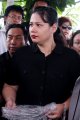 Kekasih Mike Mohede Hadiri Pemakaman Sang Pacar
