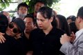 Kekasih Mike Mohede Hadiri Pemakaman Sang Pacar