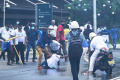 kekerasan-politik-tewaskan-lima-orang-di-sri-lanka_20220510_112455.jpg