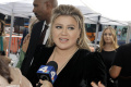 kelly-clarkson-raih-bintang-di-hollywood-walk-of-fame_20220921_081119.jpg