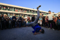kelompok-sirkus-hibur-pengungsi-palestina_20231124_093614.jpg