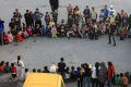 kelompok-sirkus-hibur-pengungsi-palestina_20231124_094629.jpg