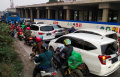 Kemacetan di Samping Proyek Flyover Kopo