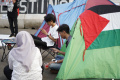 kemah-solidaritas-untuk-palestina-di-depan-kedubes-as_20240510_175619.jpg