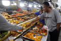 Keramaian Pusat Kuliner di Kawasan Pasar Senen Jakarta
