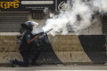 kerusuhan-di-bangladesh-meluas-ratusan-orang-tewas_20240720_065947.jpg