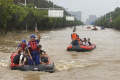 Ketika Jalan di China Berubah Menjadi Sungai