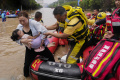 Ketika Jalan di China Berubah Menjadi Sungai