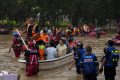 ketika-jalan-di-china-berubah-menjadi-sungai_20230804_133119.jpg