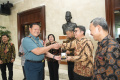 ketua-komnas-ham-lakukan-audiensi-bersama-panglima-tni_20230915_114129.jpg