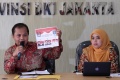 Ketua KPU DKI Jakarta Tunjukkan Surat Suara Pilkada Serentak